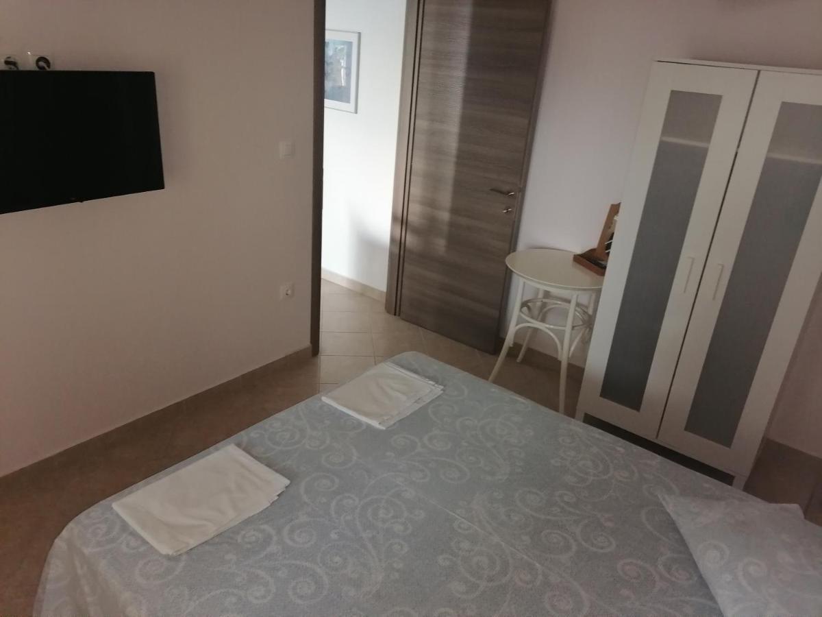 Porto Almira Beachfront House Nikiti  Exterior photo